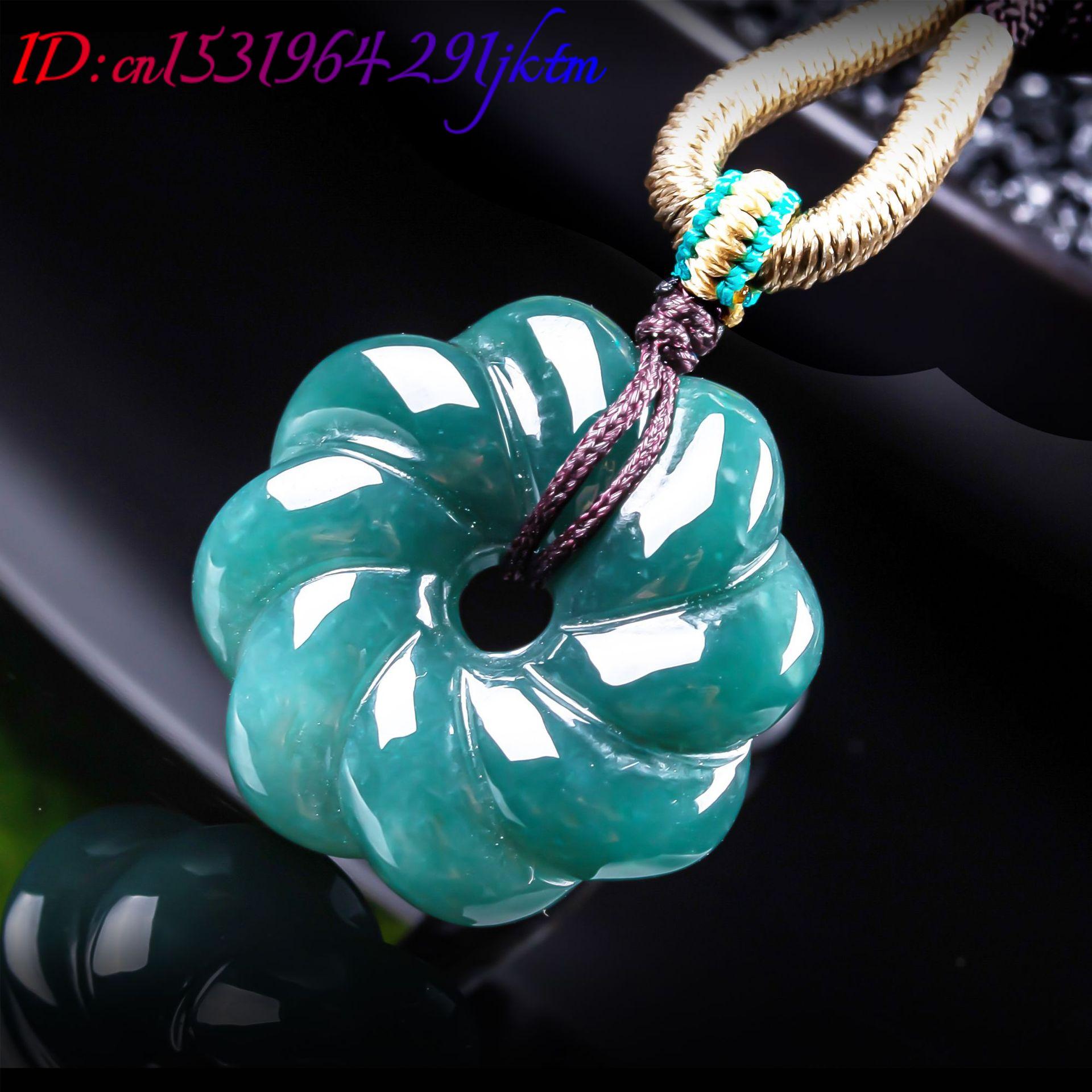 Colar com Pingente de Flor de  - Woman Accessory avaliação e preço