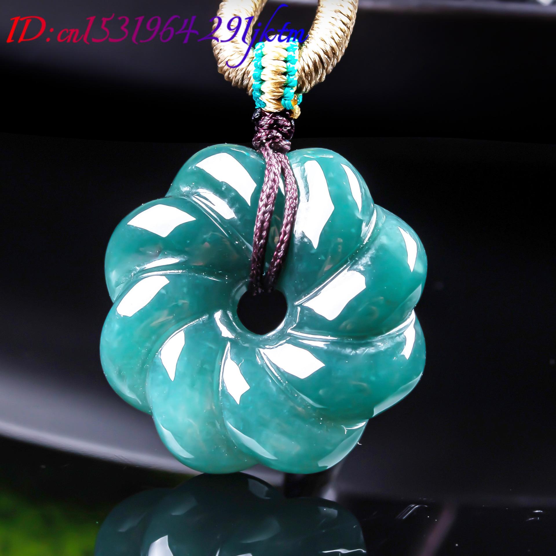 Colar com Pingente de Flor de  - Woman Accessory avaliação e preço